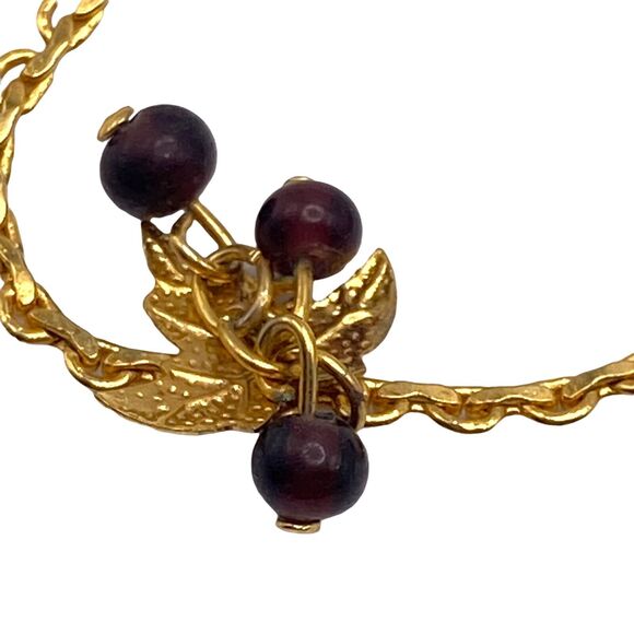 Grape Necklace Womens Very Dark Red Bead Gold Tone Leaves Retro Toggle Chain - Picture 7 of 10